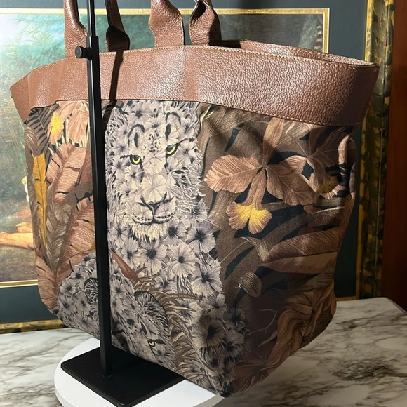 SALVATORE FERRAGAMO VINTAGE LEOPARD PRINT TOTE BAG. RARE in GUC - Picture 5 of 16